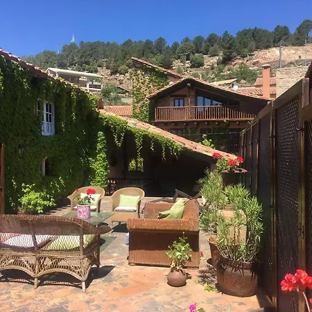 Charming House With Jacuzzi In *